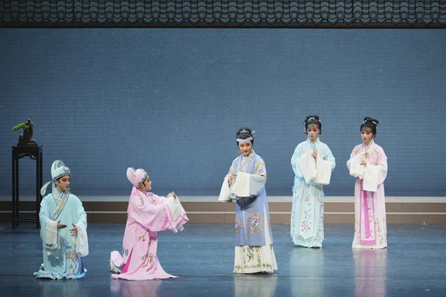 四女儿女婿 五女儿女婿和亲家母.jpg