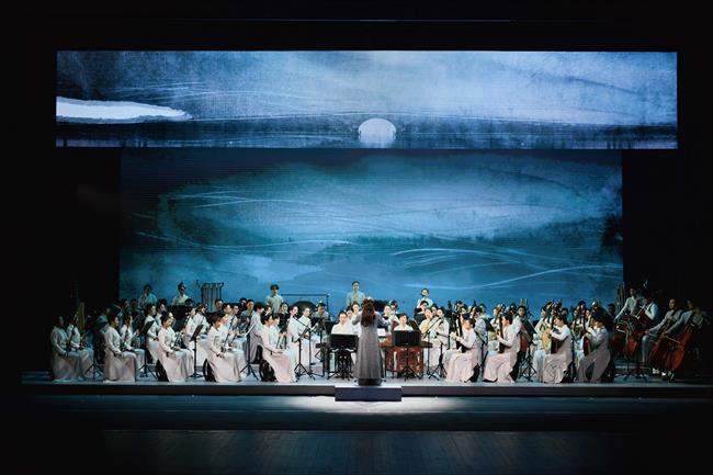 浙江艺术职业学院、浙江歌舞剧院有限公司联合出品大型民族管弦乐音画《听见江南》.jpg